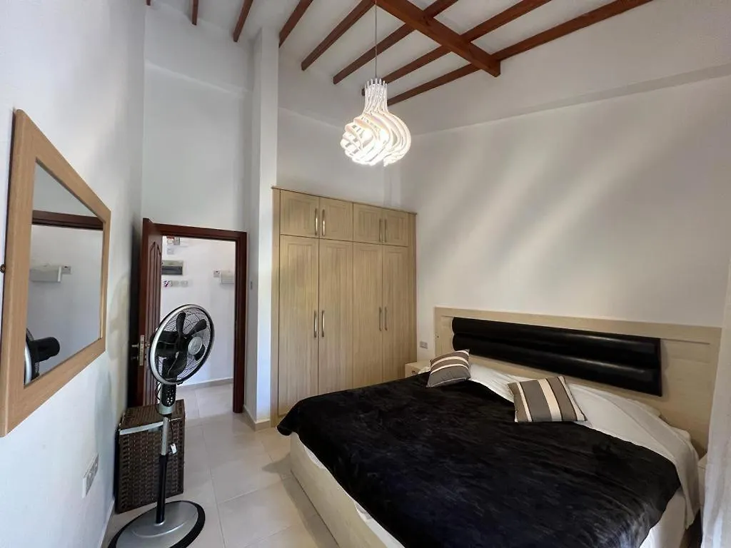 Kayalarda Denize Sifir Luks Ozel Havuzlu Villa Guzelyali  0*, Guzelyali (Northern Cyprus)