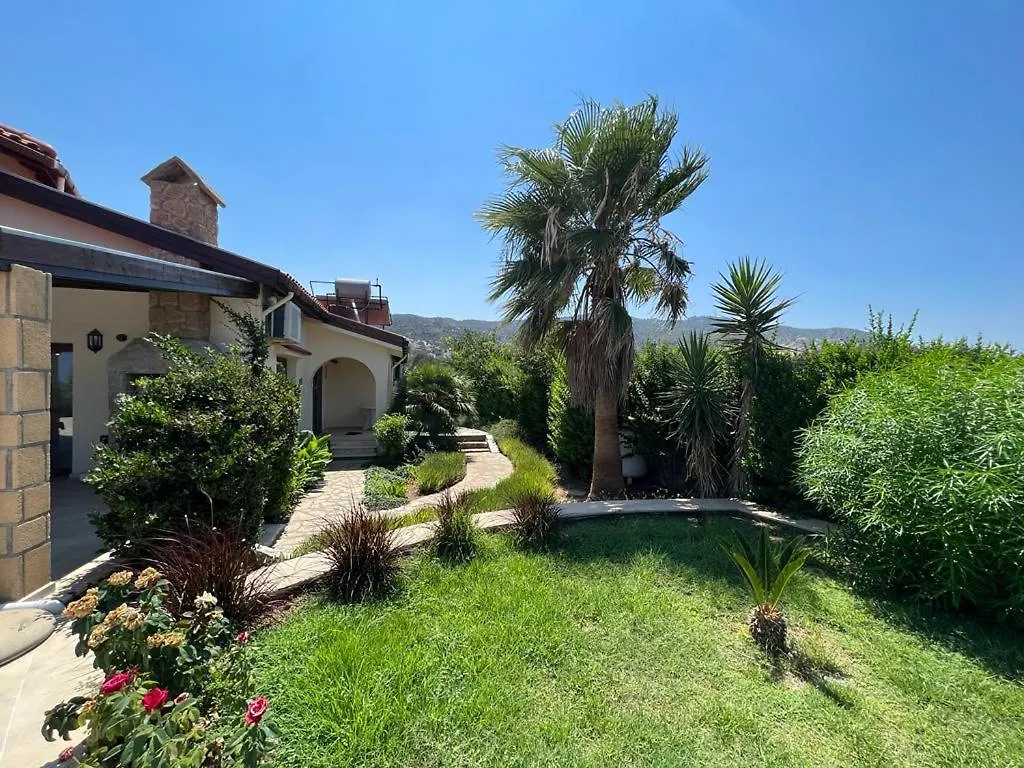 Kayalarda Denize Sifir Luks Ozel Havuzlu Villa Guzelyali   Guzelyali (Northern Cyprus)