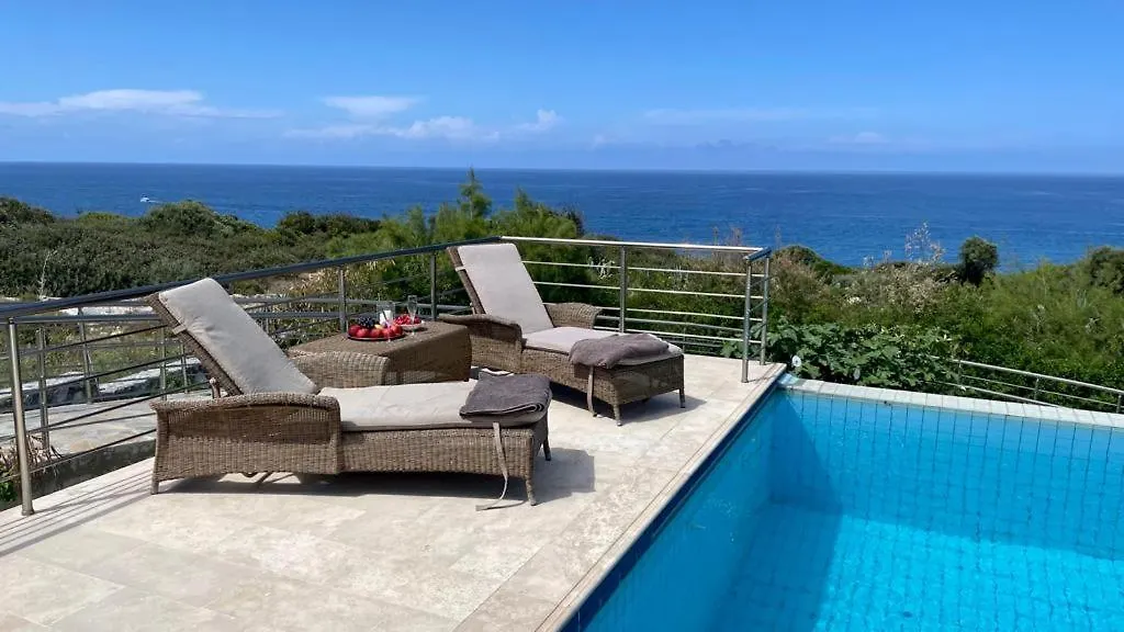 Kayalarda Denize Sifir Luks Ozel Havuzlu Villa Guzelyali